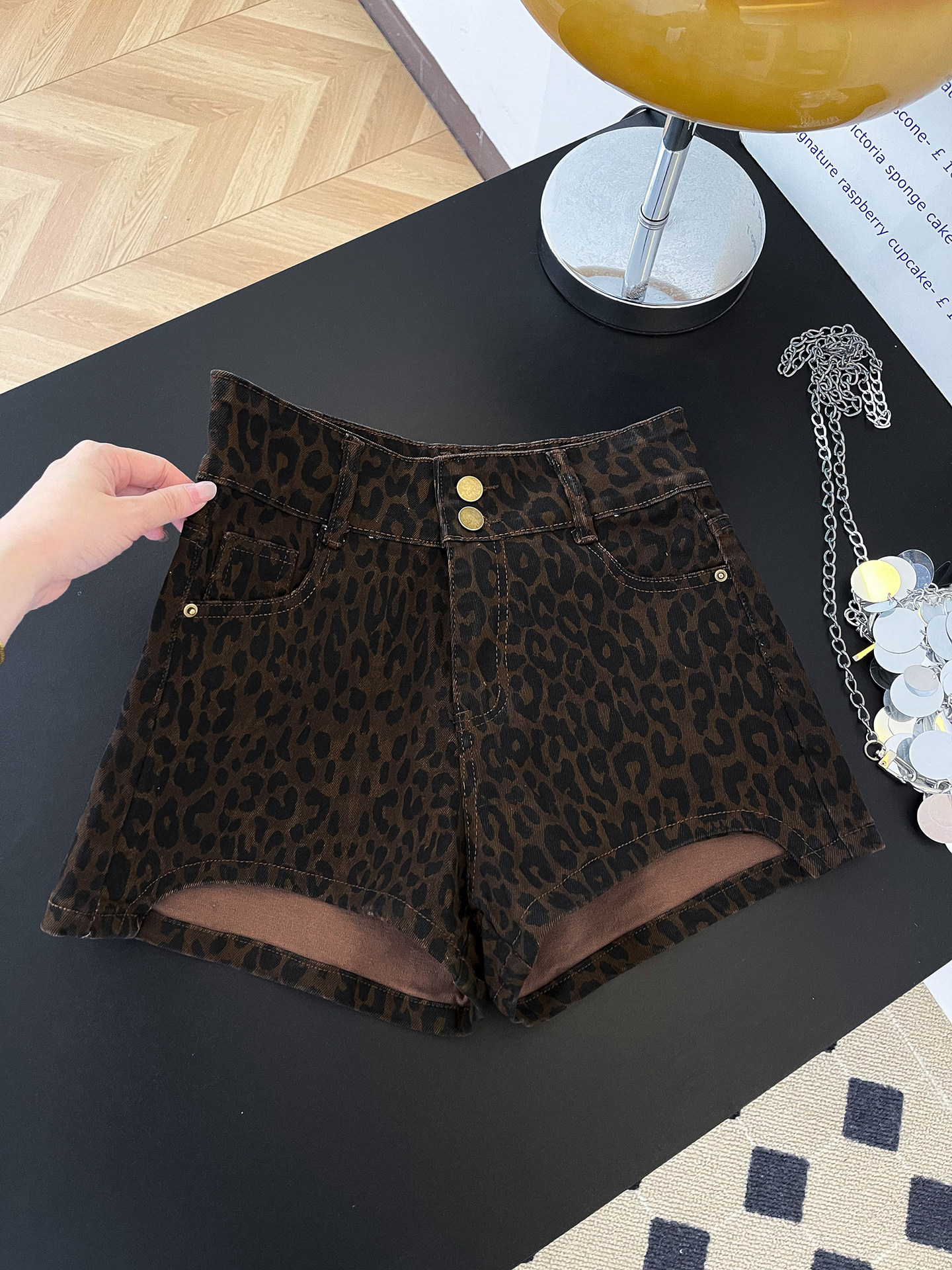 Street Fashion Hot - American Retro Leopard Print Denim Shorts
