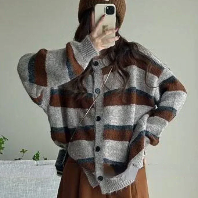 Striped Baggy Cardigan Women K - Street Fashion Korean Girl ulasan dan harga